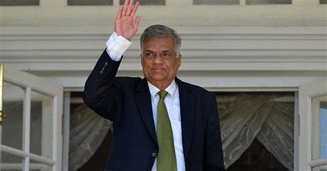 Prime minister Sri Lanka PM Ranil Wickremesinghe says he'll resign ...