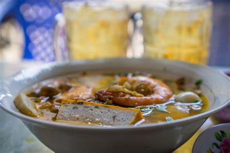Close Up of Nem Chua - Vietnamese Fermented Pork Rolls on a Plate - Creative Commons Bilder