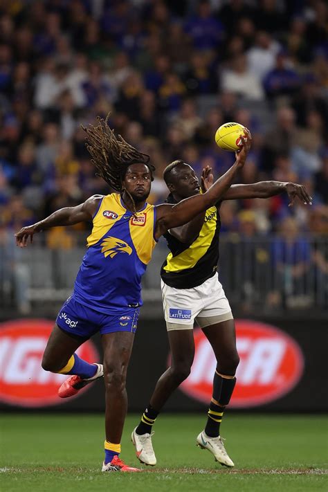 Nic Naitanui makes first goal of season a highlight-worthy one against ...