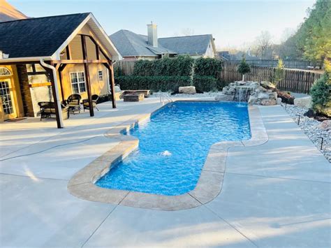 Custom Pools & WaterFalls - Extreme Pools & Falls