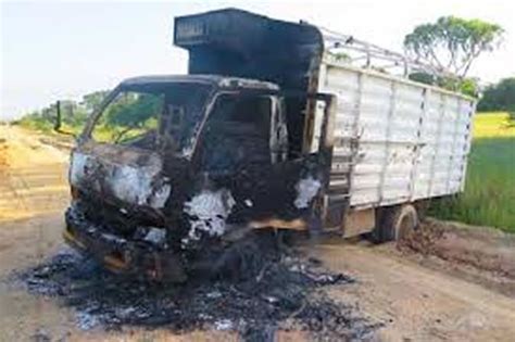 Al-Shabaab militants burn trucks carrying food in Somalia