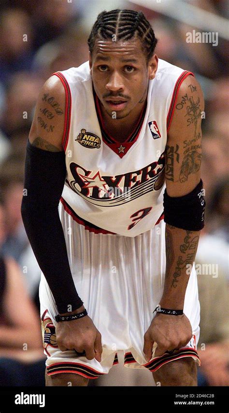 Allen iverson 2001 hi-res stock photography and images - Alamy