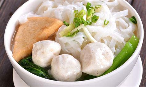 Fish Ball Noodles, Best Foods in Hong Kong - Yum Chinese Food