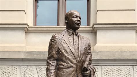 Martin Luther King statue unveiled in Atlanta - The San Diego Voice ...