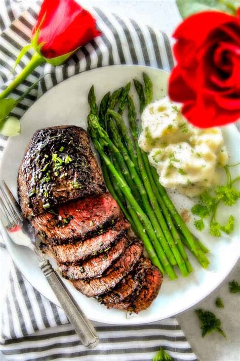 HOW TO MAKE THE BEST Pan Seared Steak (w/Balsamic Cream Sauce)