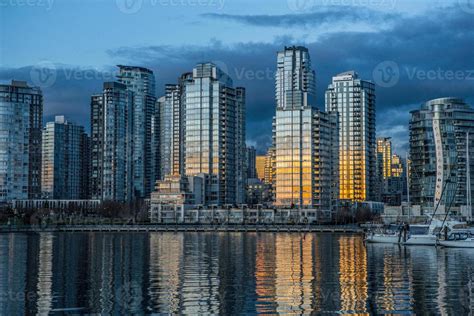 Vancouver skyline at sunset 848279 Stock Photo at Vecteezy