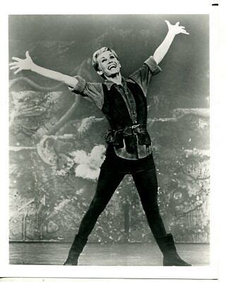 SANDY DUNCAN--8 X 10 STILL-PETER PAN 1979 BROADWAY REVIVAL-vg | eBay