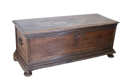 Antique 17th century solid walnut storage bench chest | Grand Vintage