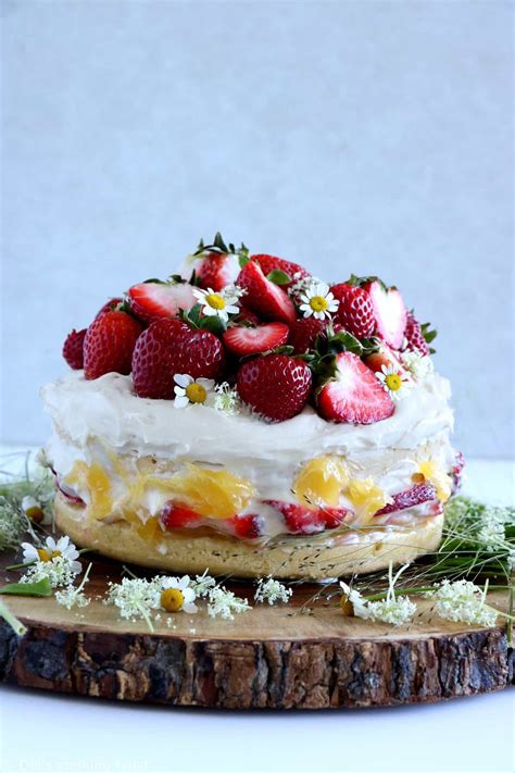 Swedish Midsummer Strawberry Cake (Midsommartårta) - Del's cooking twist