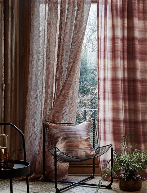 Know The Difference: Voile Or Net Curtains?