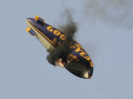 Garage Car: Goodyear-Zeppelin Crash Video and Photos in Germany