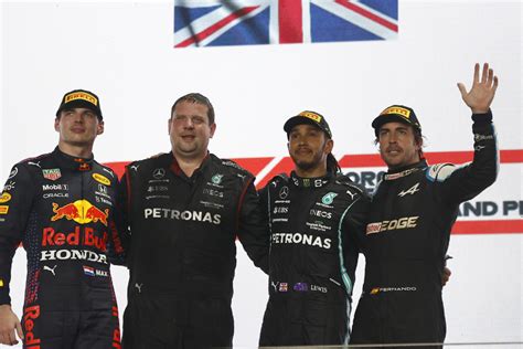 Hamilton dominates 2021 F1 Qatar Grand Prix, Alonso makes podium