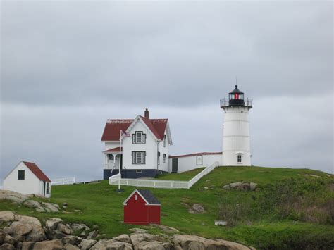 The lighthouses along the coast of Maine. | House styles, Mansions, Places