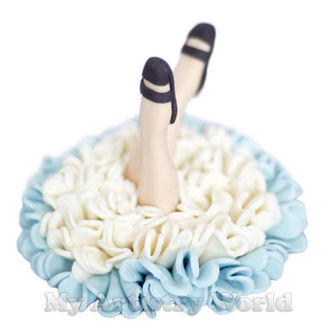 Alice in Wonderland cake toppers set - My Artistry World