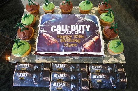 Call of Duty Cake and Cupcakes | I made this cake and cupcak… | Flickr