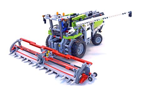 Combine Harvester - LEGO set #8274-1 (Building Sets > Technic)