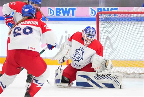 IIHF - History! Czechs beat Canada in semis