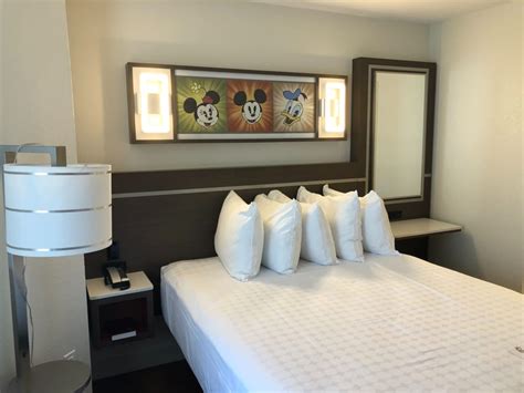 PHOTOS, VIDEO: Tour a Newly Refurbished Family Suite at Disney's All-Star Music Resort - WDW ...