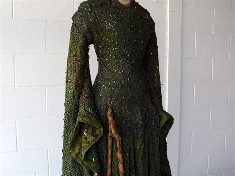 :: Waste Not Do Want: Victorian-Era Dress + 1000 Beetle Wings + £50,000 Restoration = phenomenal ...
