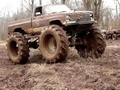 ULTIMATE MUD TRUCKS OF THE SOUTH - PART 4!! RED RIVER MUD BOG! - YouTube