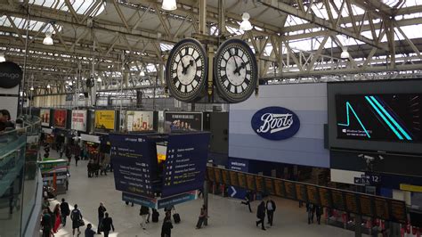 Waterloo Station's famous clock | Waterloo station, London love, Waterloo