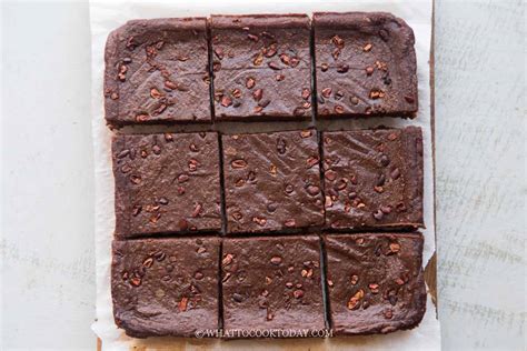 Flourless Adzuki Bean/Red Bean Brownies (So Moist and Fudgy!)