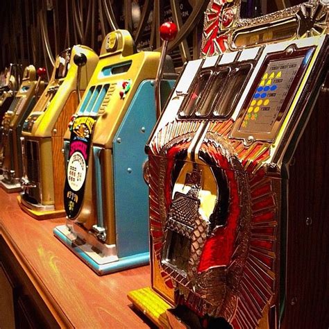 17 Best images about Vintage Slot Machines on Pinterest | Arcade games ...