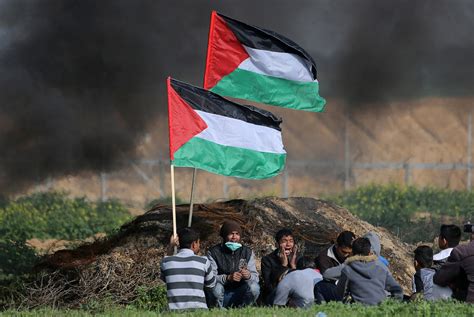 Israeli Soldiers With Flag