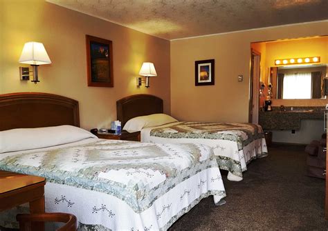 Two Queen Beds Standard – Bristlecone Motel, Ely Nevada