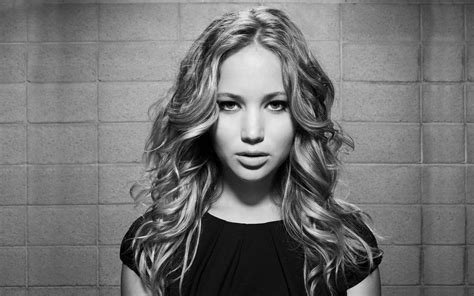 Download wallpaper for 2048x1152 resolution | Jennifer Lawrence Black and White | celebrities ...