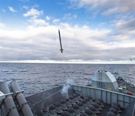 Sea Ceptor launch from HMS Argyll [1200x1034] : WarshipPorn