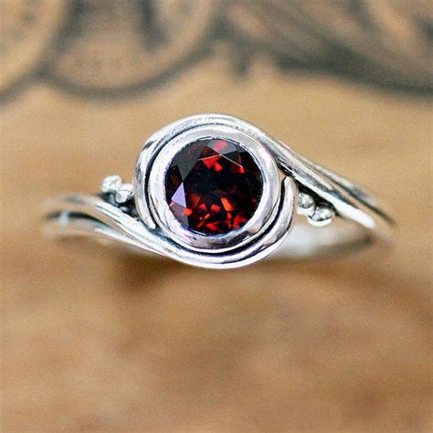 Round Garnet Ring Sterling Silver, Pirouette