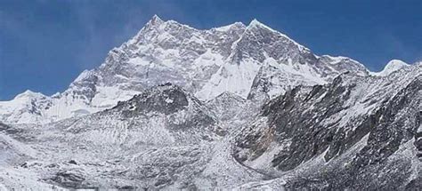 Photographs and map of Gangkhar Puensum ( 7570m ) - highest mountain in Bhutan