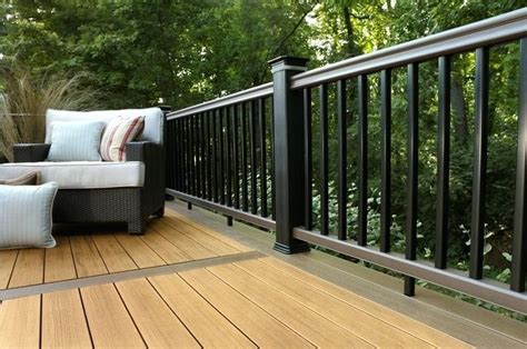 black vinyl handrail - Google Search | Outdoor living deck, Deck ...