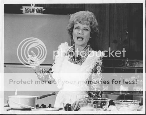 File:Betty White Sue Ann Nivens 1973.JPG - Wikimedia Commons