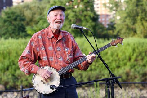 Pete Seeger Biography, Age, Weight, Height, Friend, Like, Affairs, Favourite, Birthdate & Other ...