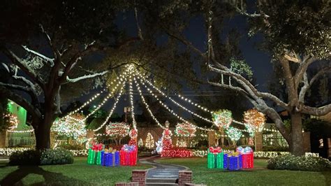 River Oaks Christmas Lights 2023 - Houston Guide