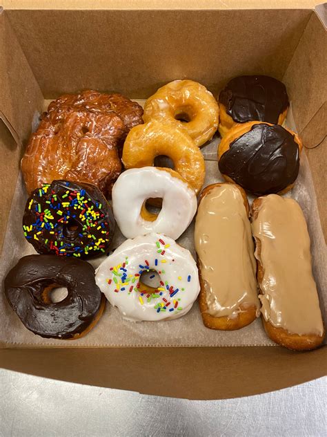 Donuts,Paczki & Pastries - Dorothy Ann Bakery & Cafe