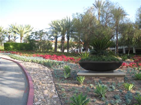 Mission Viejo Mall Entry | Mission Landscape Companies