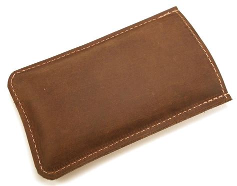 Handmade iPhone 4 Leather Case | Gadgetsin