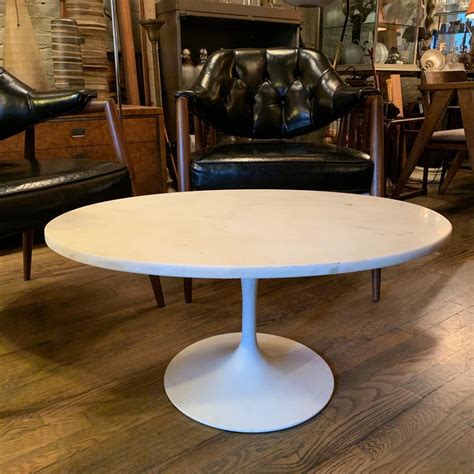 Oval Marble Tulip Base Coffee Table Eero Saarinen – cityFoundry