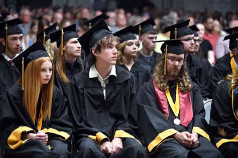 PHOTOS: Daleville High School Graduation | Gallery | heraldbulletin.com