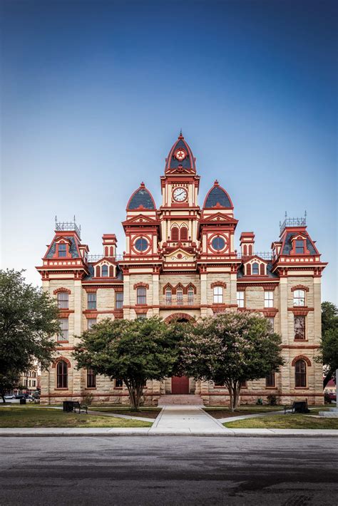 These 10 County Courthouses Show off the Beauty and History of Small ...