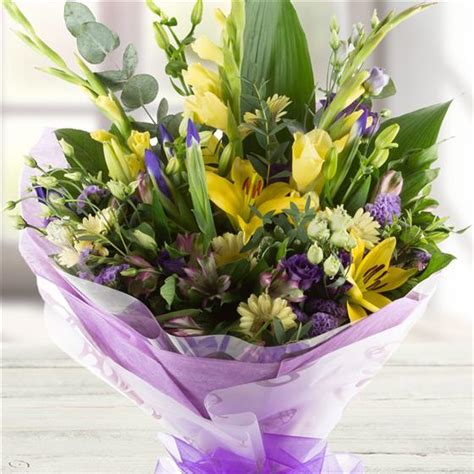 Glorious Bouquet - We Are Florists UK Send Flowers