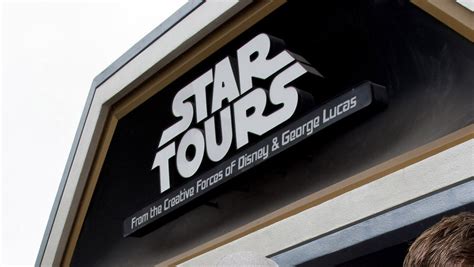 Star Tours Reopens at Disneyland and Disney World with New 'Last Jedi ...