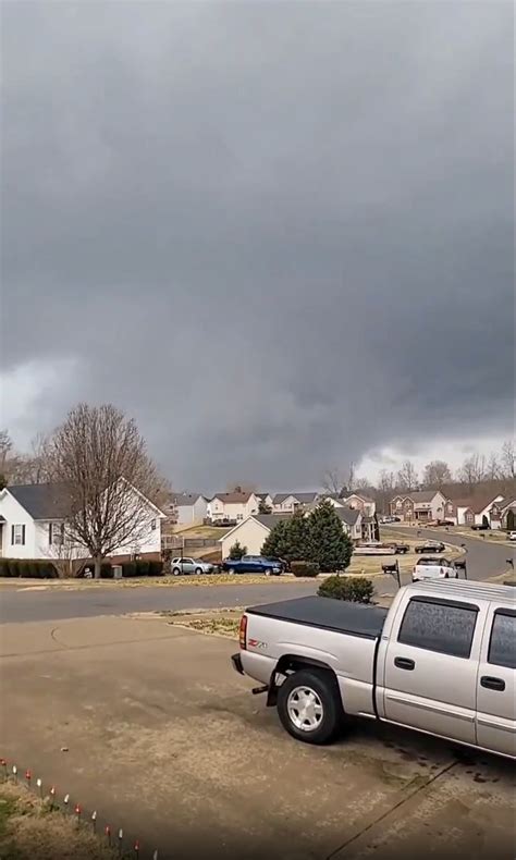 Multiple fatalities as tornadoes tear through northwest Tennessee ...