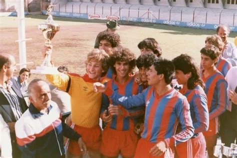 Javier Milei, arquero: cuando se creía Rambo y gritaba cada vez que volaba de palo a palo