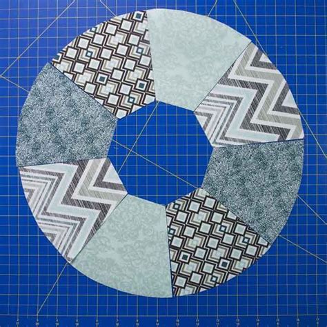 9 easy steps to perfect wagon wheel quilt blocks | Quilt blocks, Quilting projects, Civil war quilt