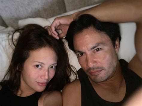 'No action': Ellen Adarna, Derek Ramsay slept with his mother on their ...