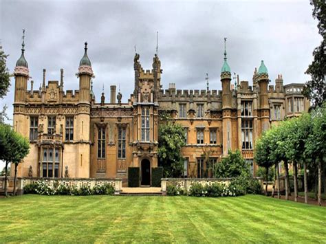 Filming at Knebworth House| Filmapia - real sites . reel sites